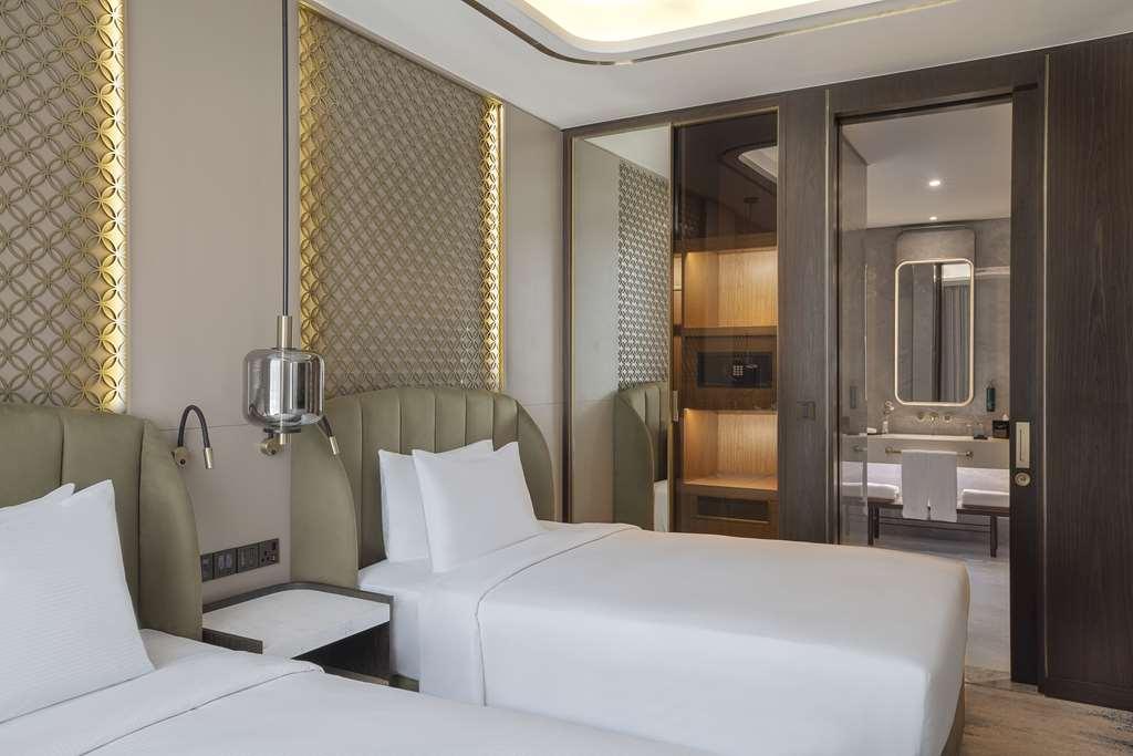 Embassy Suites By Hilton Dubai Business Bay Habitación foto