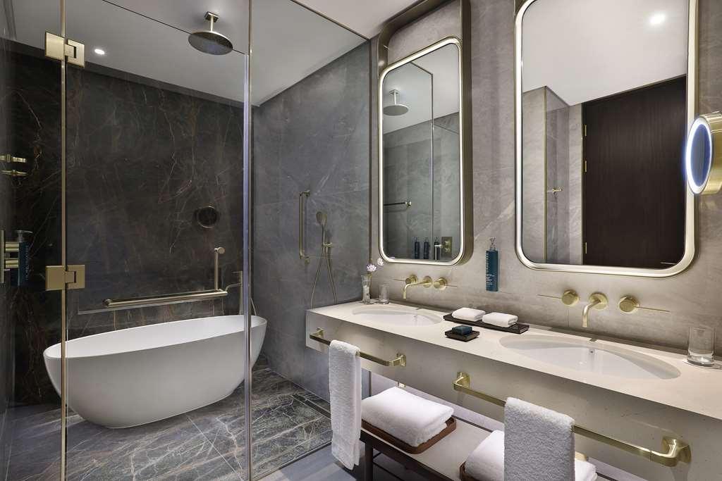 Embassy Suites By Hilton Dubai Business Bay Habitación foto